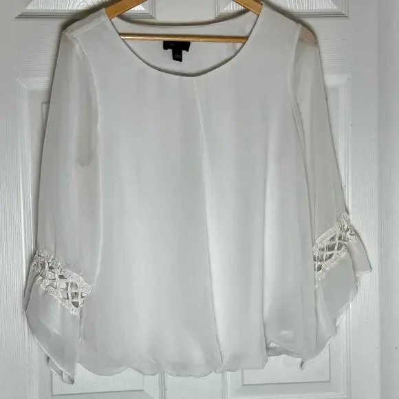 Women's AB Studio White Boho Chic Bubble hem Bell Sleeve Top L - Picture 1 of 13